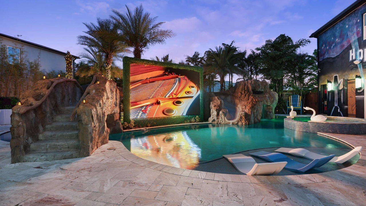 Photo of Outdoor in Loughman