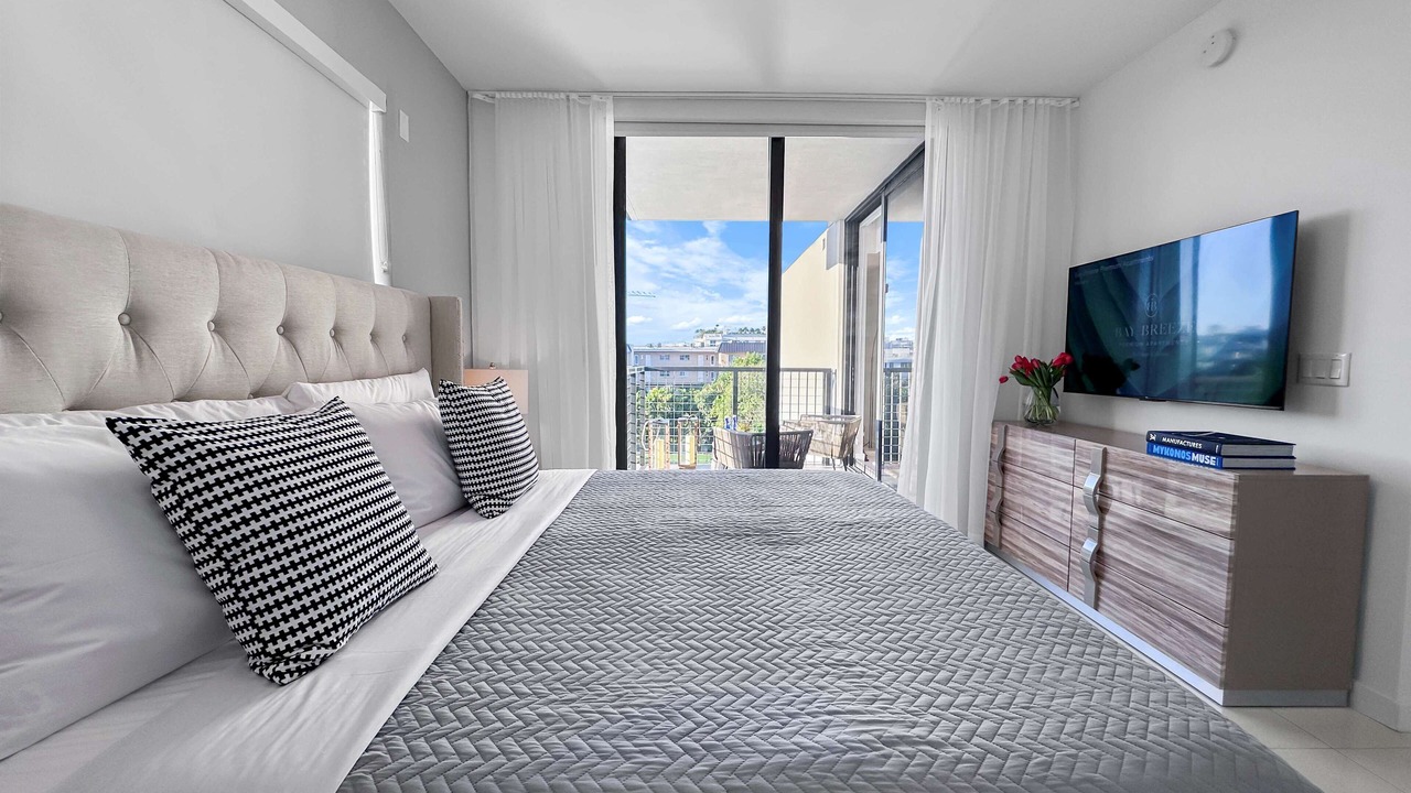 Photo of Bedroom in Bay Harbor Islands
