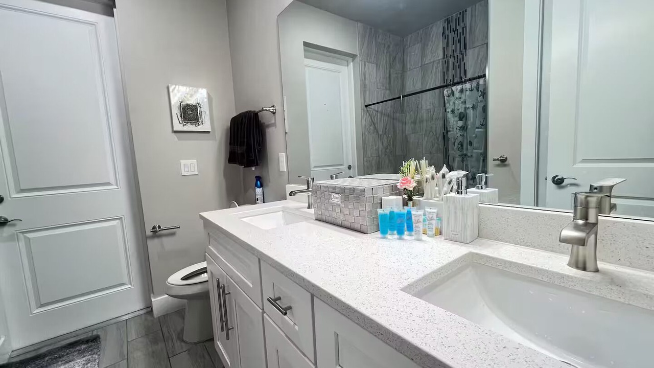 Photo of Bathroom in Sunshine