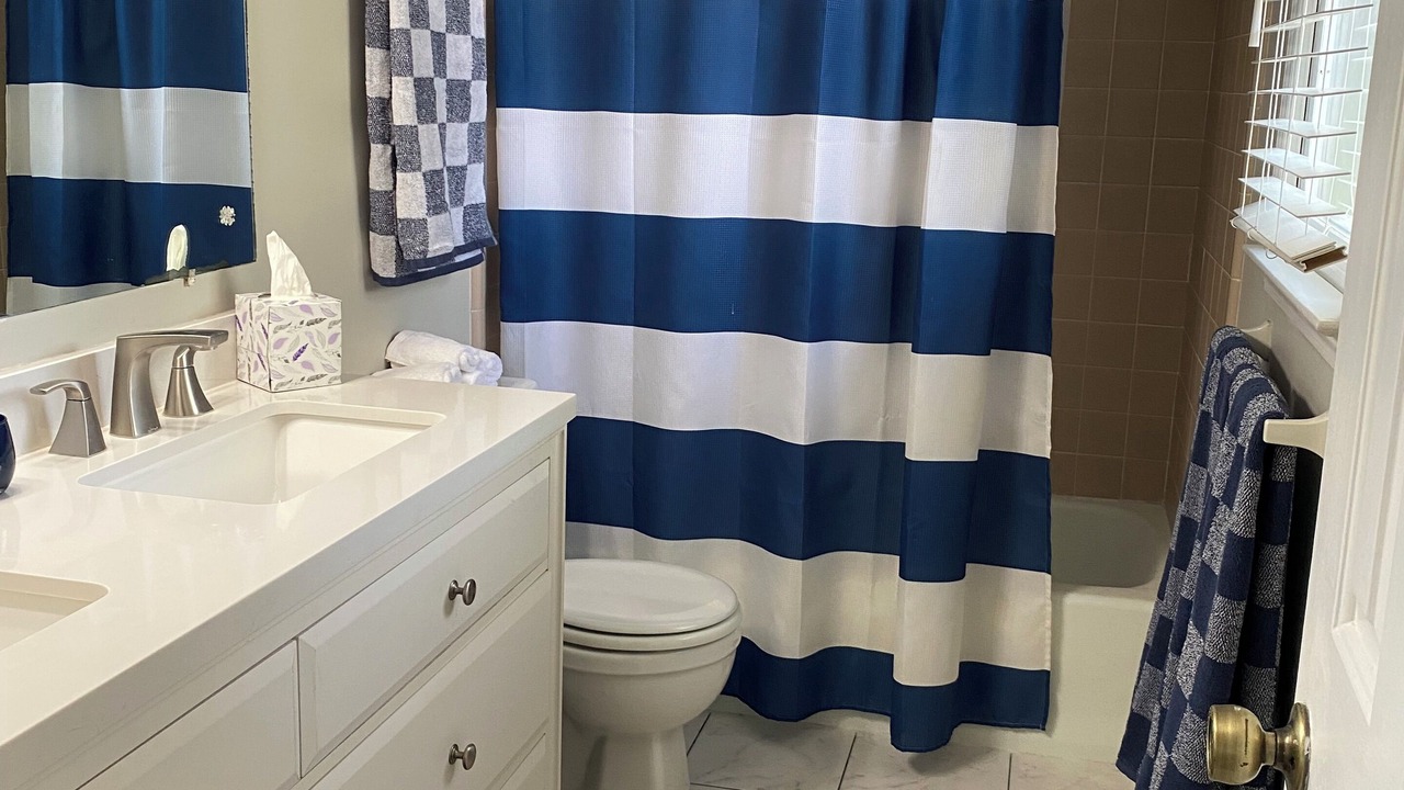 Photo of Bathroom in Woodland Drives