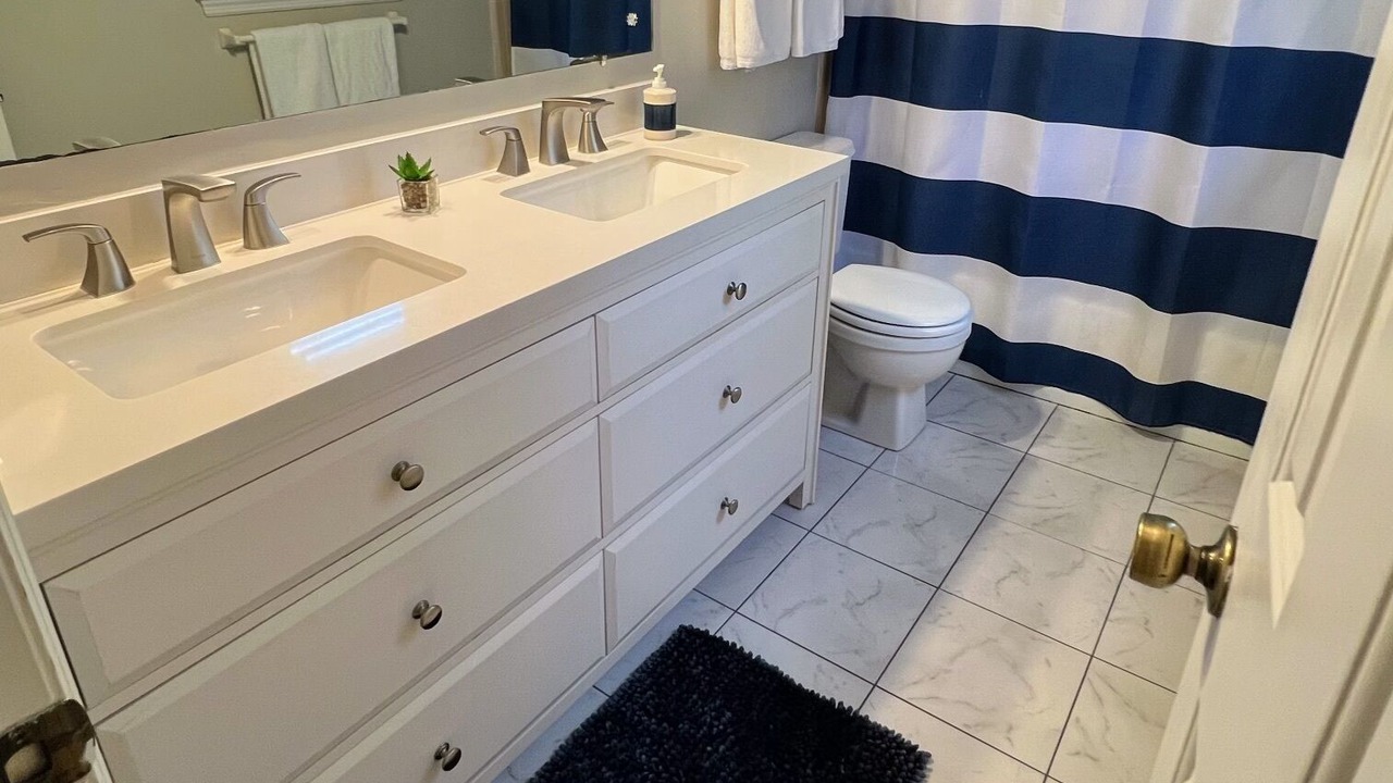 Photo of Bathroom in Woodland Drives