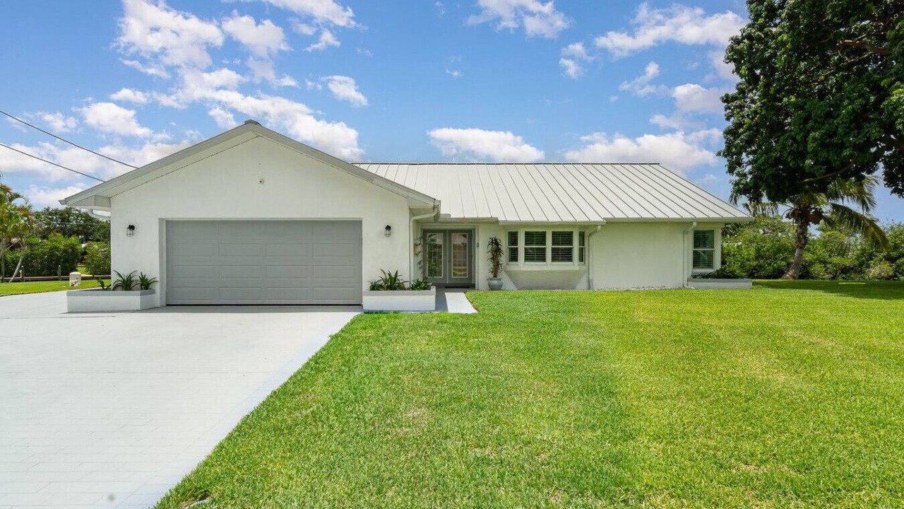 Photo of Outdoor in Lochmoor Waterway Estates