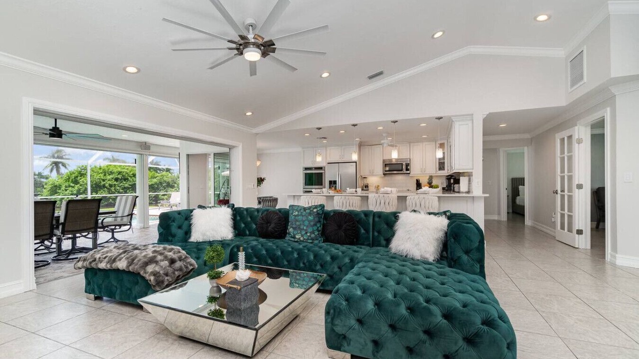 Photo of Livingroom in Lochmoor Waterway Estates
