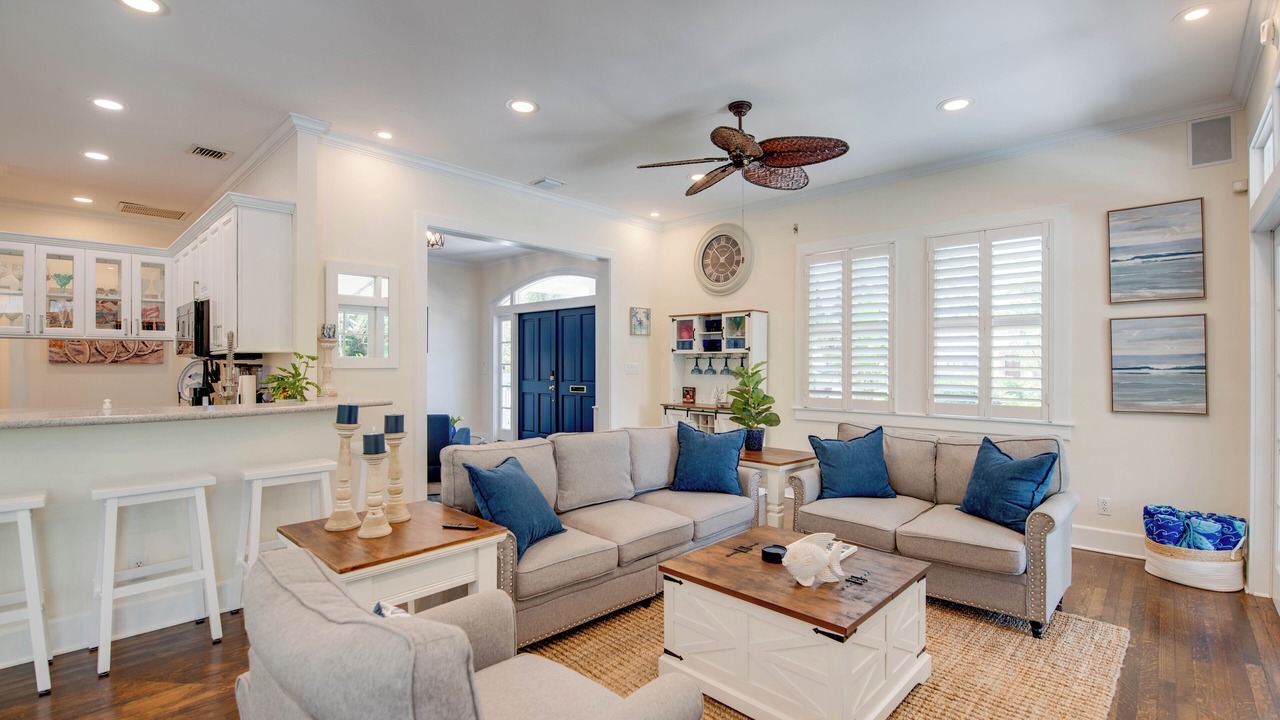 Photo of Livingroom in Midtown
