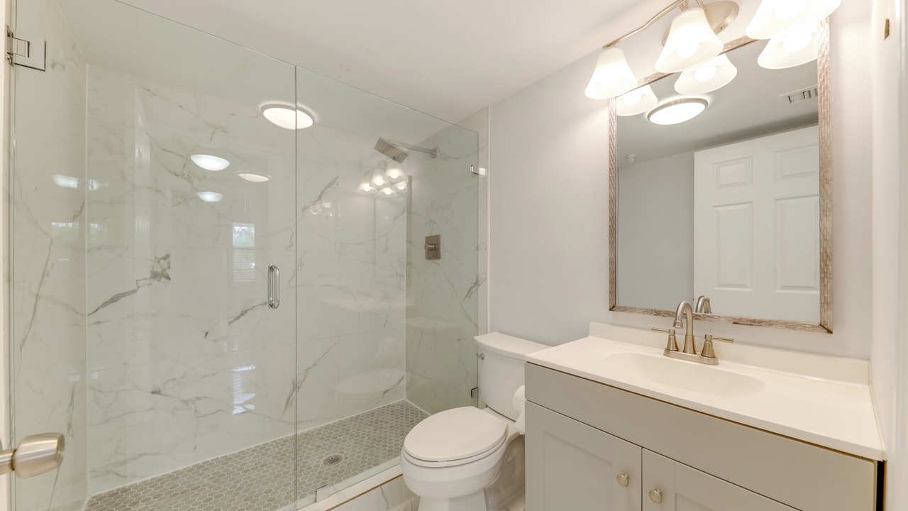 Photo of Bathroom in Island Estates