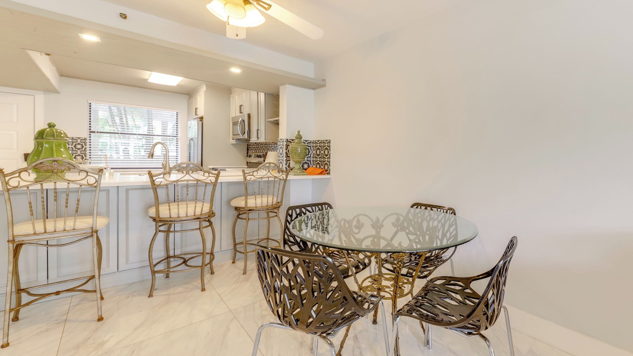 Photo of Livingroom in Island Estates