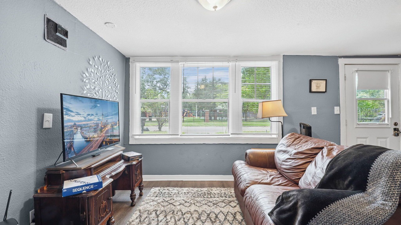 Photo of Livingroom in Urban Core