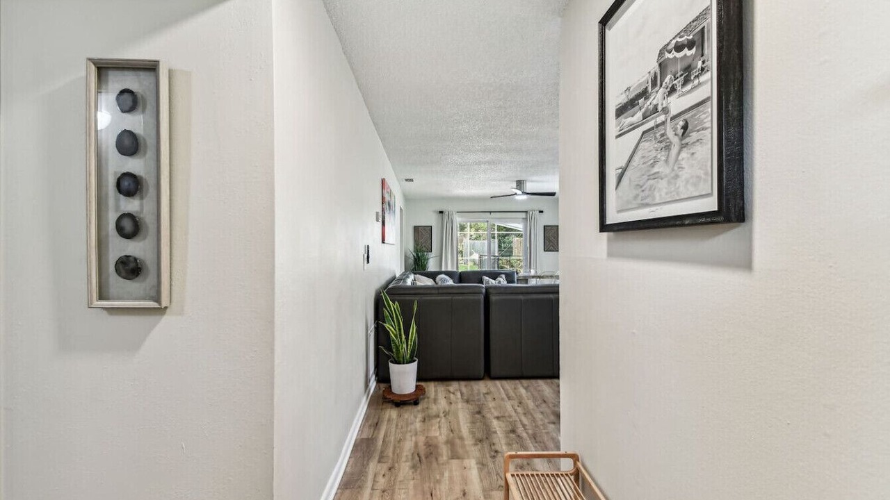 Photo of Livingroom in Mount Plymouth