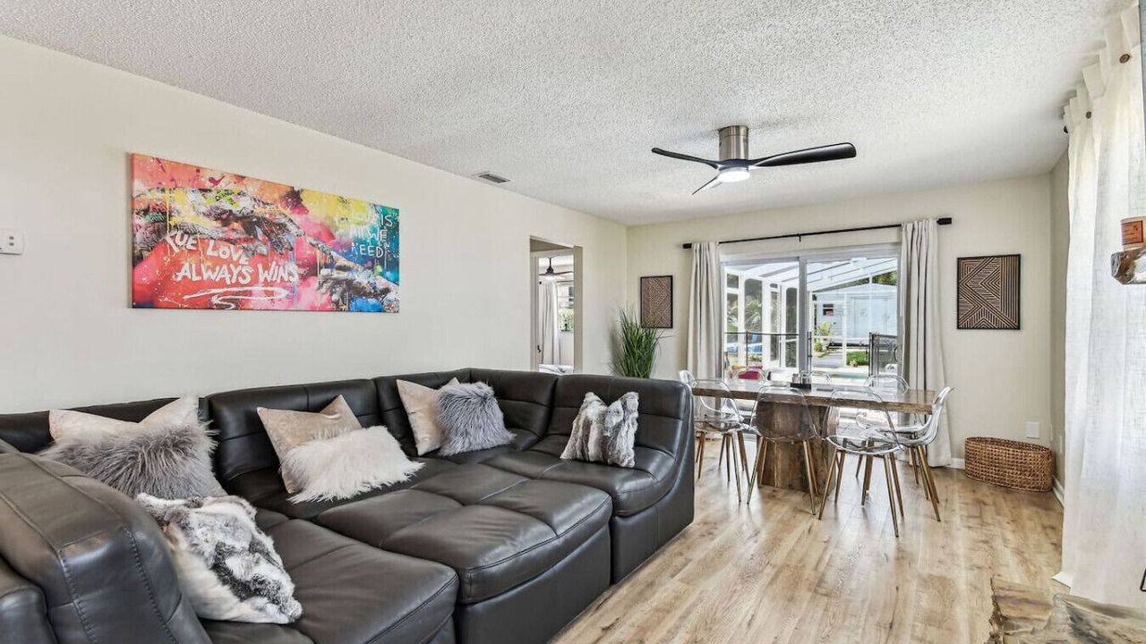 Photo of Livingroom in Mount Plymouth