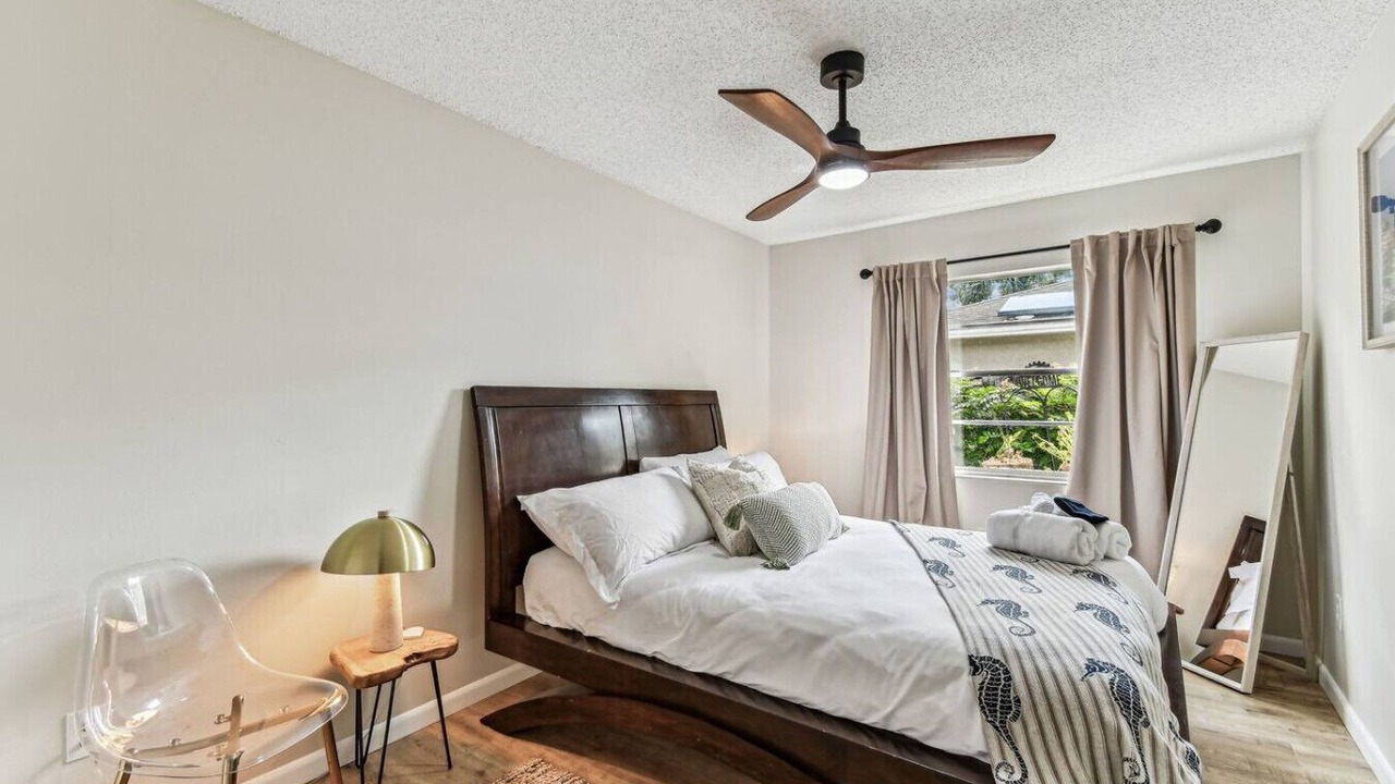 Photo of Bedroom in Mount Plymouth