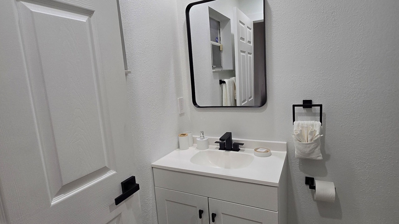Photo of Bathroom in Lantana