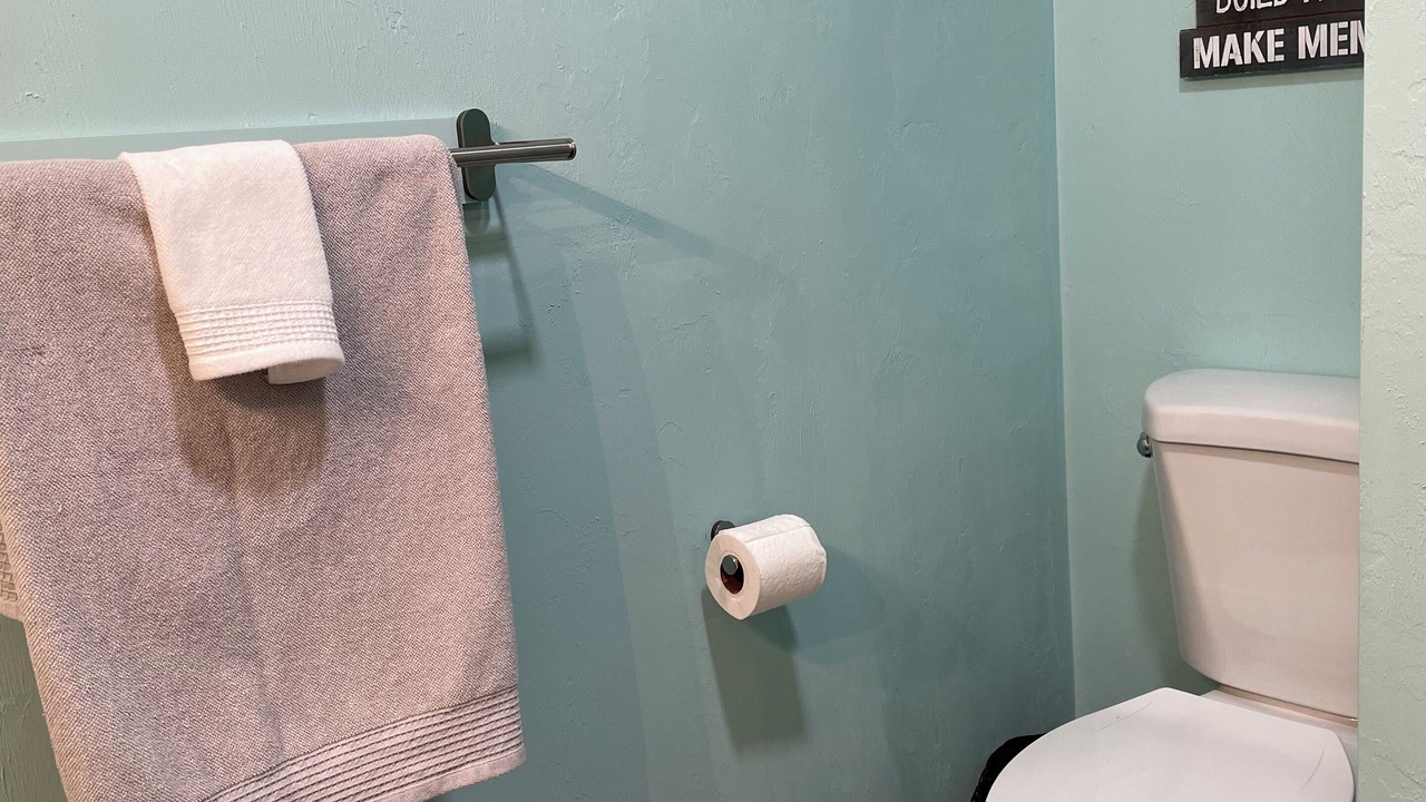 Photo of Bathroom in Putnam Hall