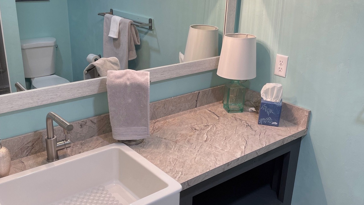 Photo of Bathroom in Putnam Hall