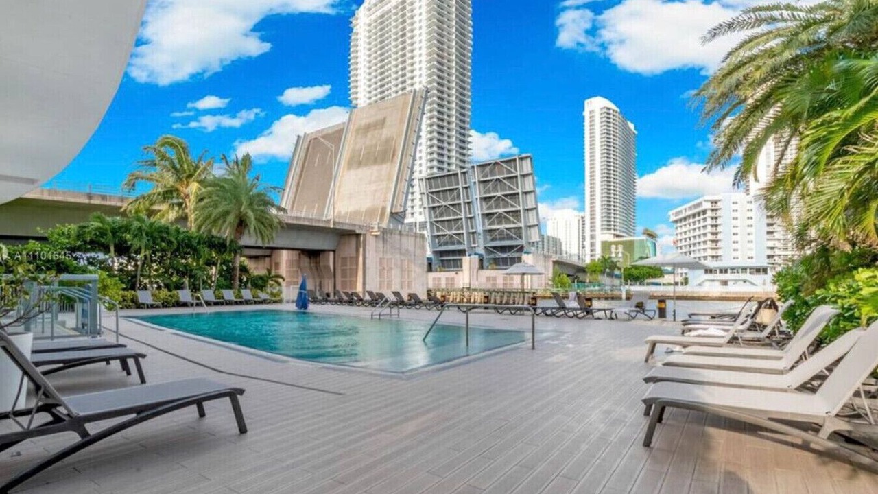 Photo of Outdoor in Hallandale Beach