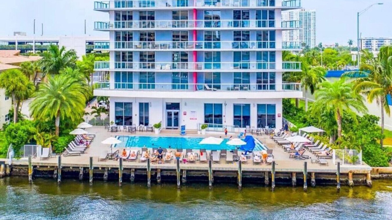 Photo of Outdoor in Hallandale Beach