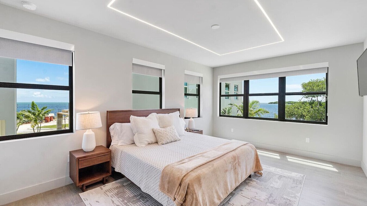 Photo of Bedroom in Monroe County