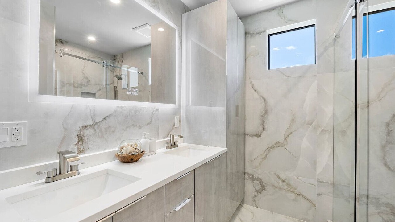 Photo of Bathroom in Monroe County