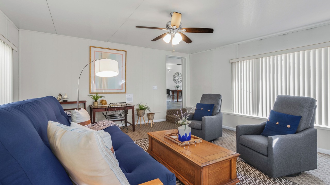 Photo of Livingroom in Jacksonville
