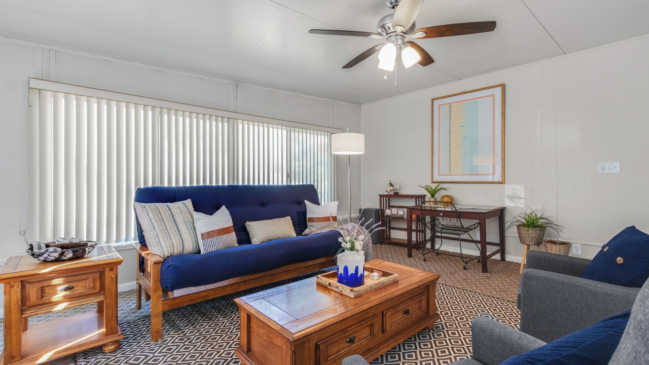 Photo of Livingroom in Jacksonville
