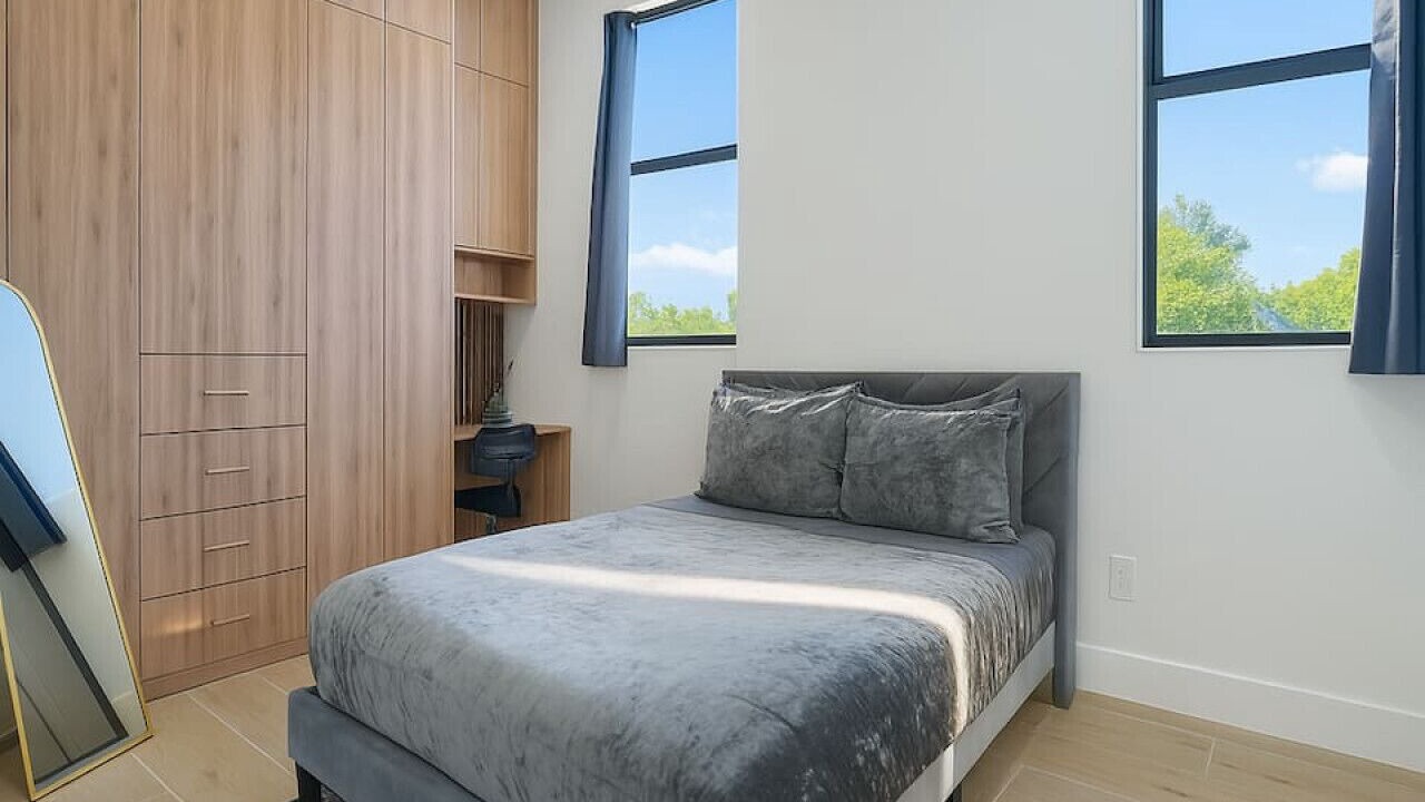 Photo of Bedroom in Harbordale