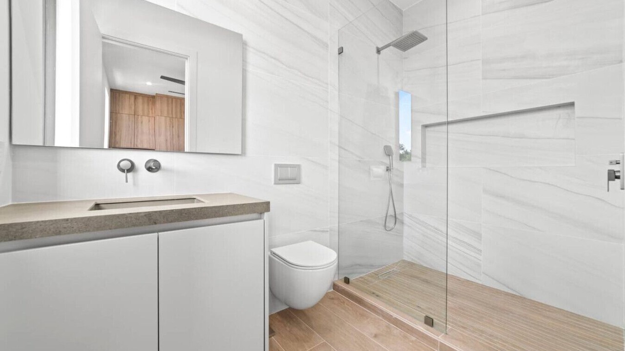 Photo of Bathroom in Harbordale