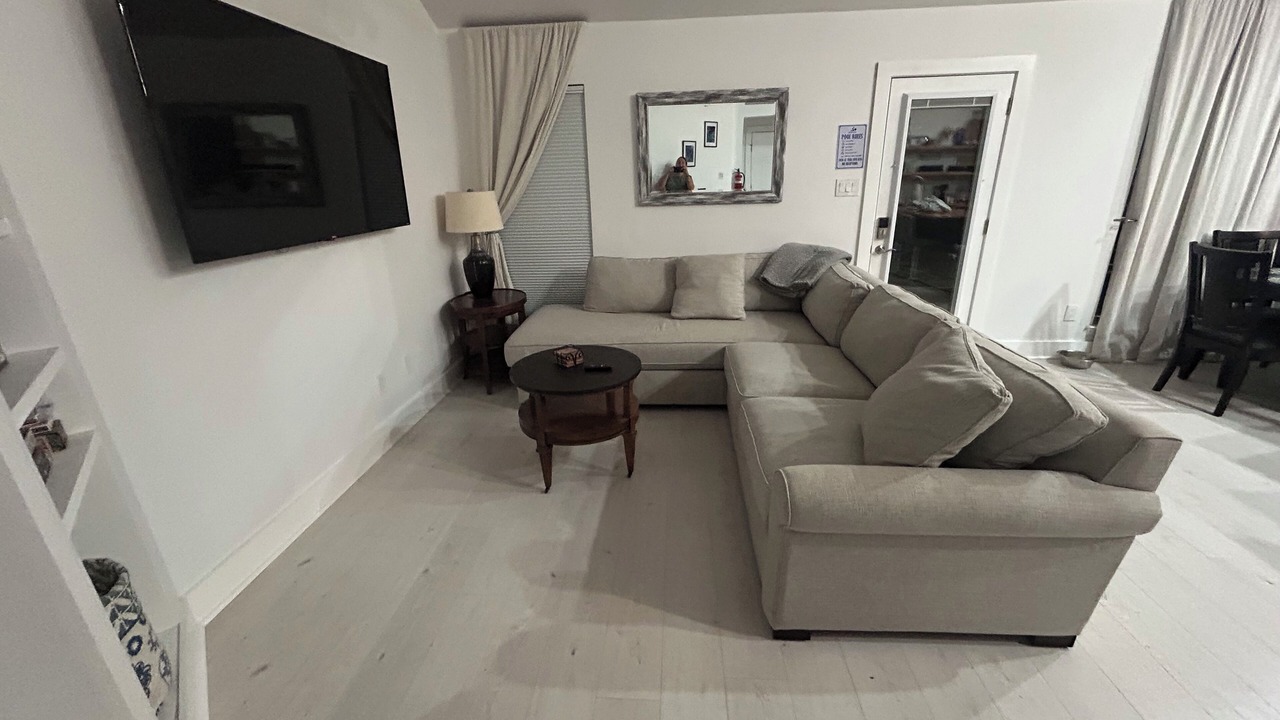 Photo of Livingroom in Foley