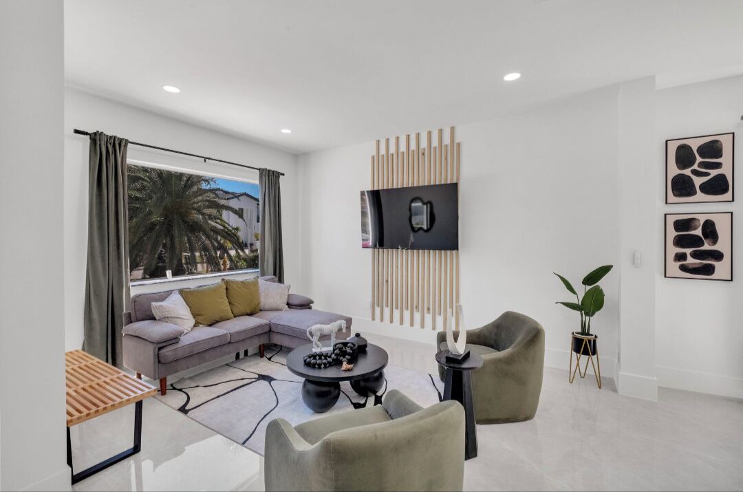 Photo of Livingroom in Ludlam