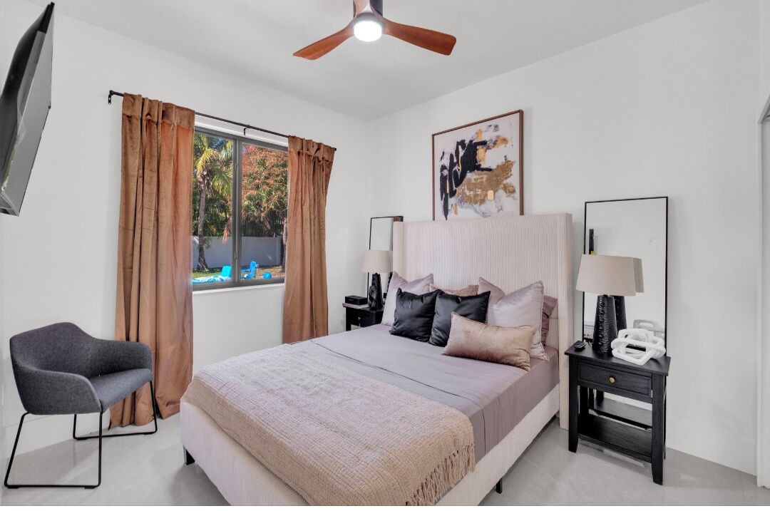 Photo of Bedroom in Ludlam