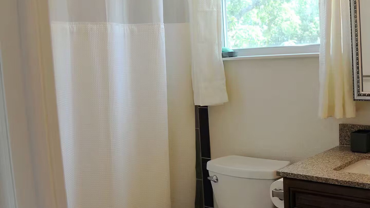 Photo of Bathroom in Sunset