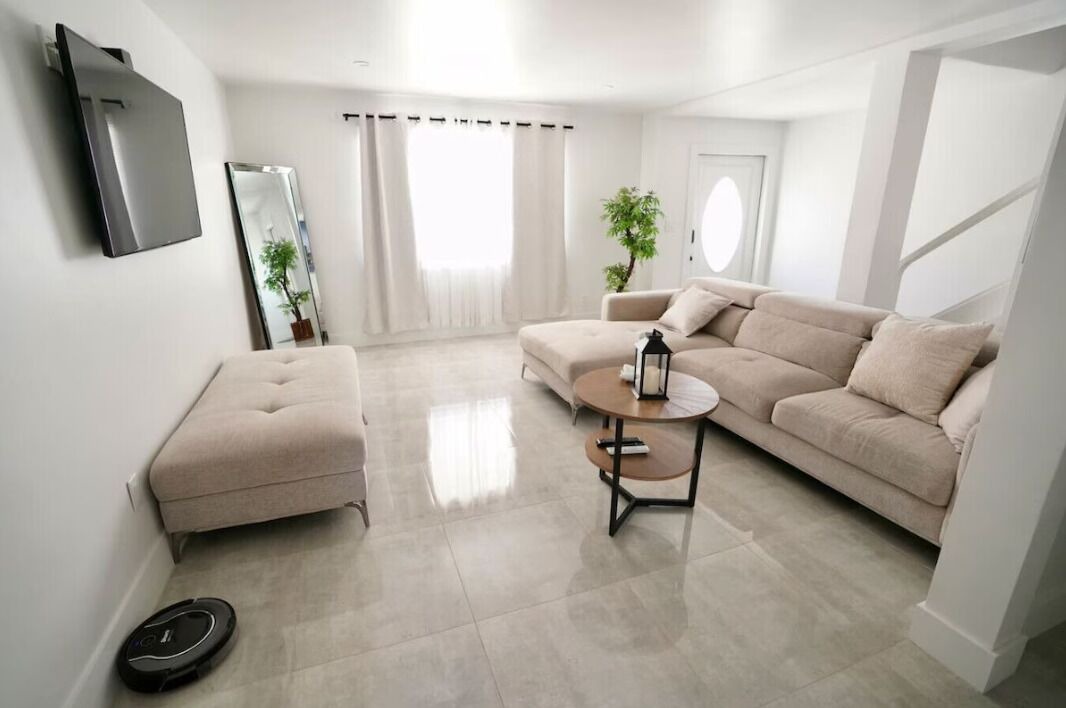 Photo of Livingroom in Edgewood