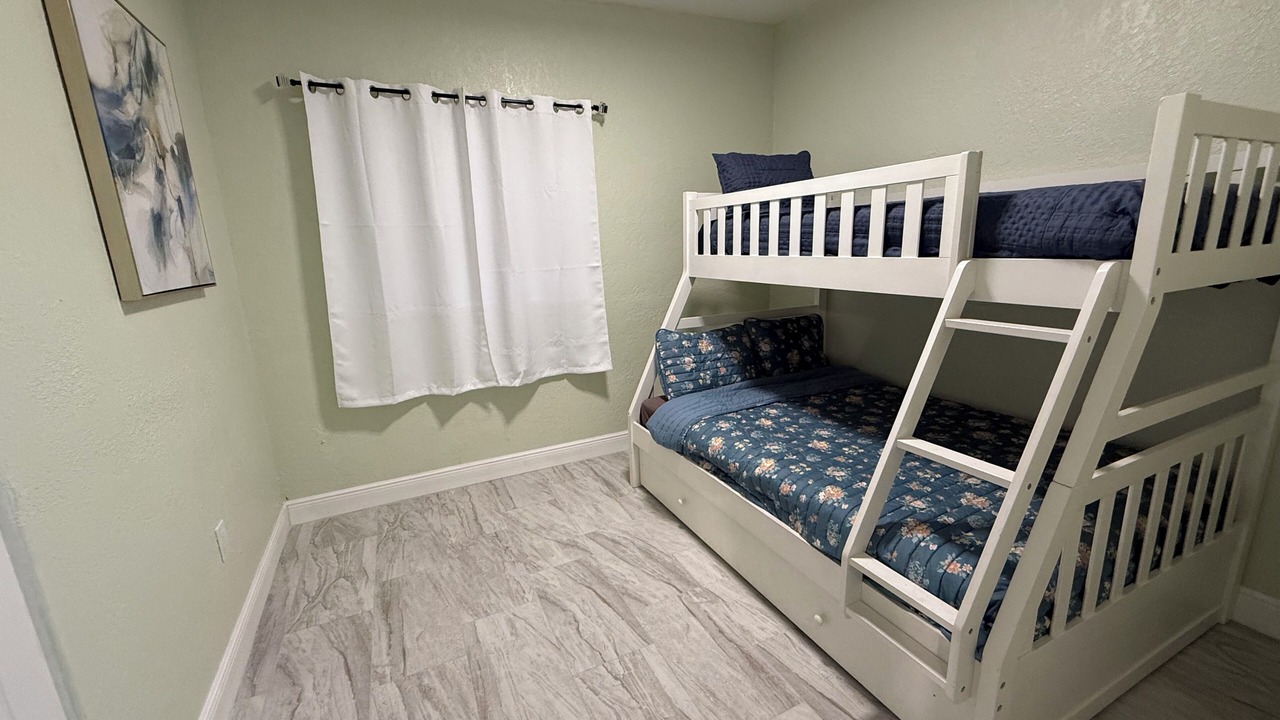 Photo of Bedroom in Pine Castle