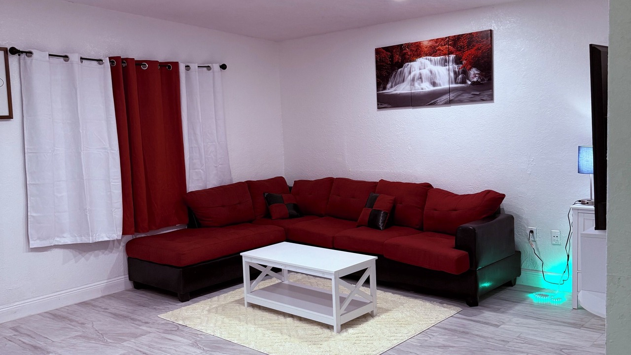 Photo of Livingroom in Pine Castle