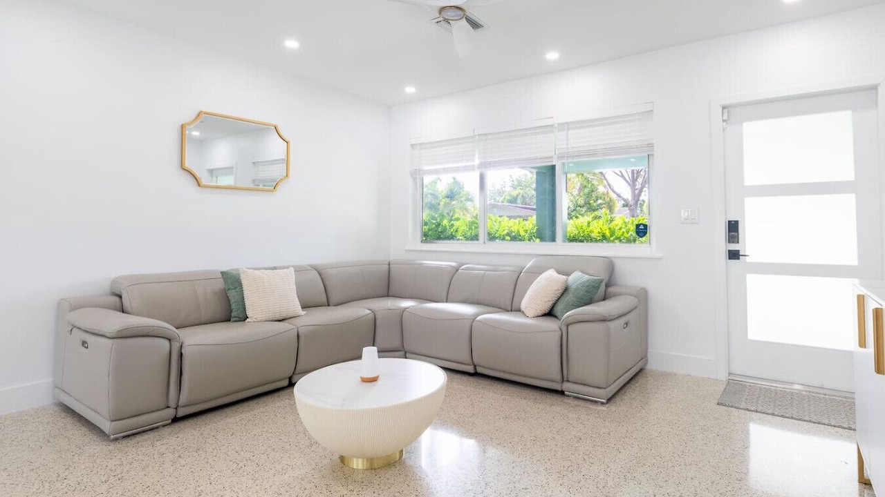 Photo of Livingroom in Garden Isles