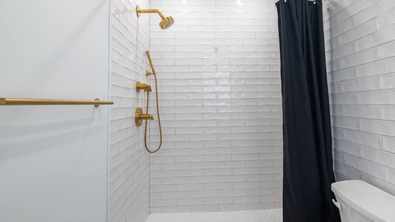 Photo of Bathroom in Garden Isles