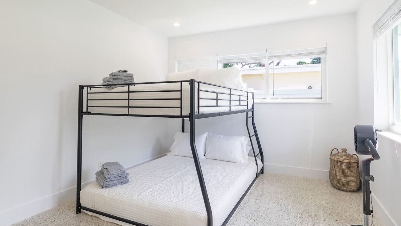 Photo of Bedroom in Garden Isles