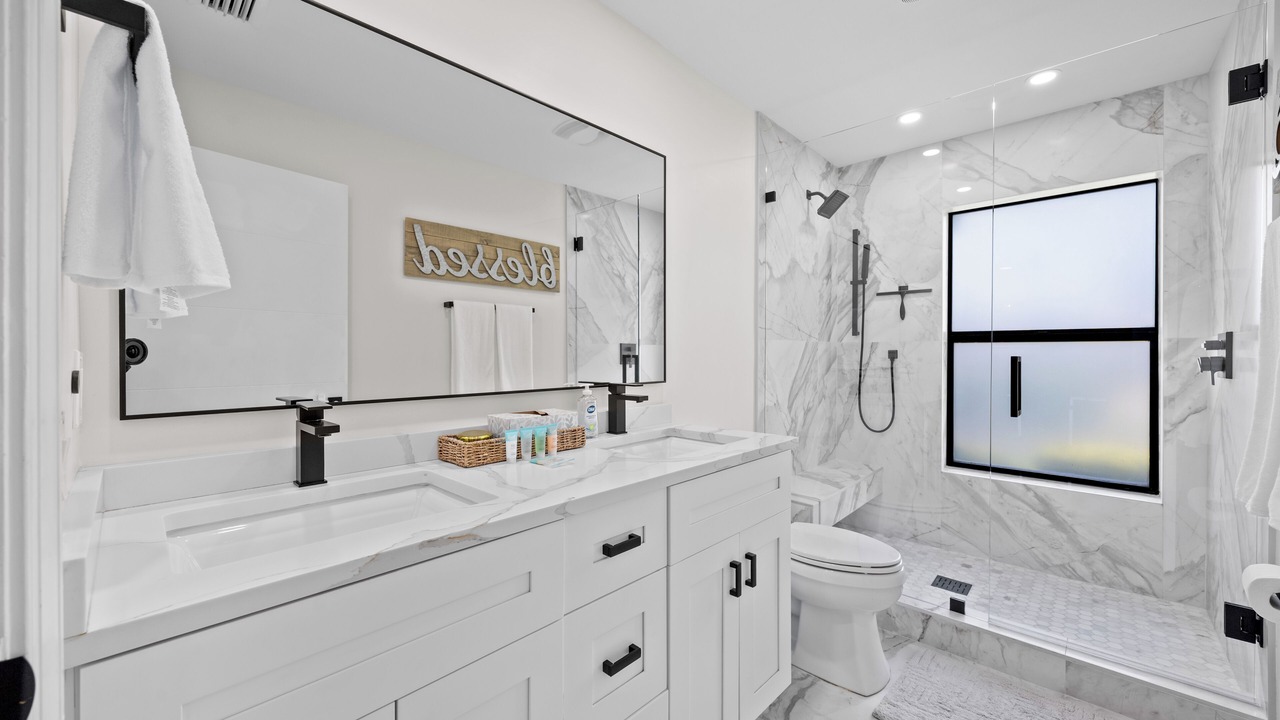 Photo of Bathroom in Tropic Palms