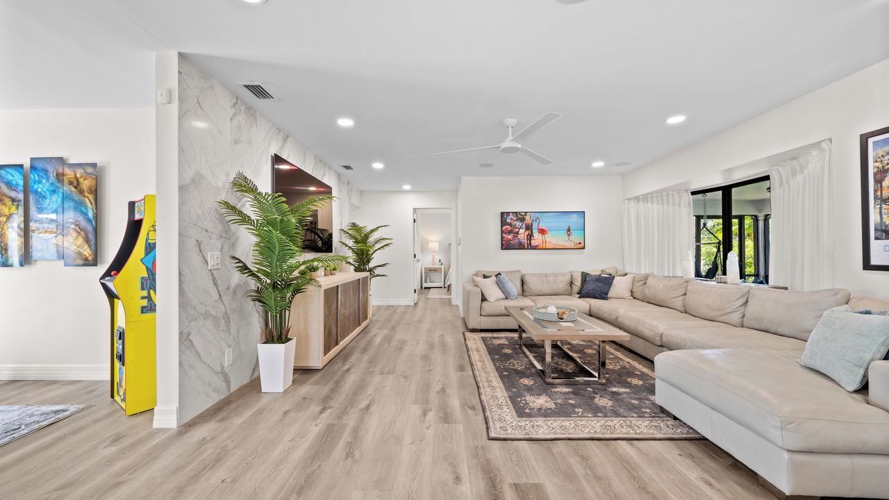 Photo of Livingroom in Tropic Palms