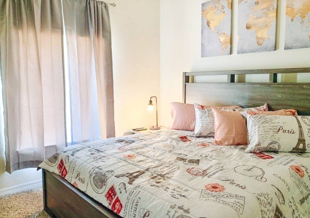Photo of Bedroom in Lindfields