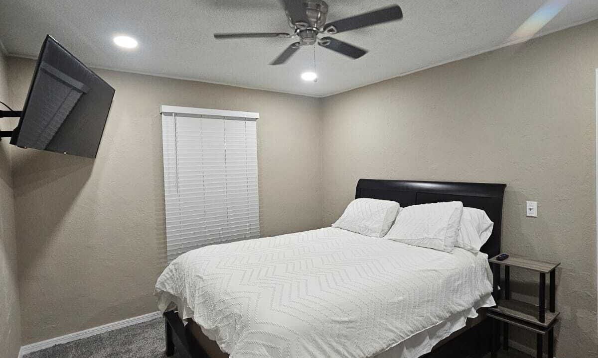 Photo of Bedroom in Lake City