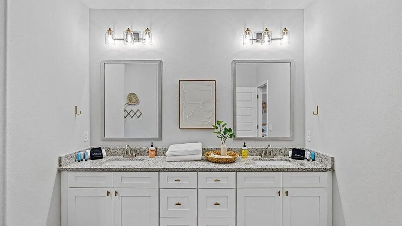 Photo of Bathroom in Gulf Breeze