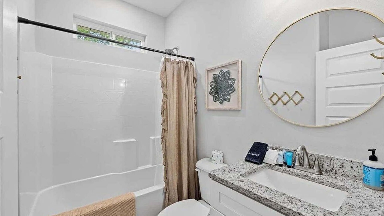 Photo of Bathroom in Gulf Breeze