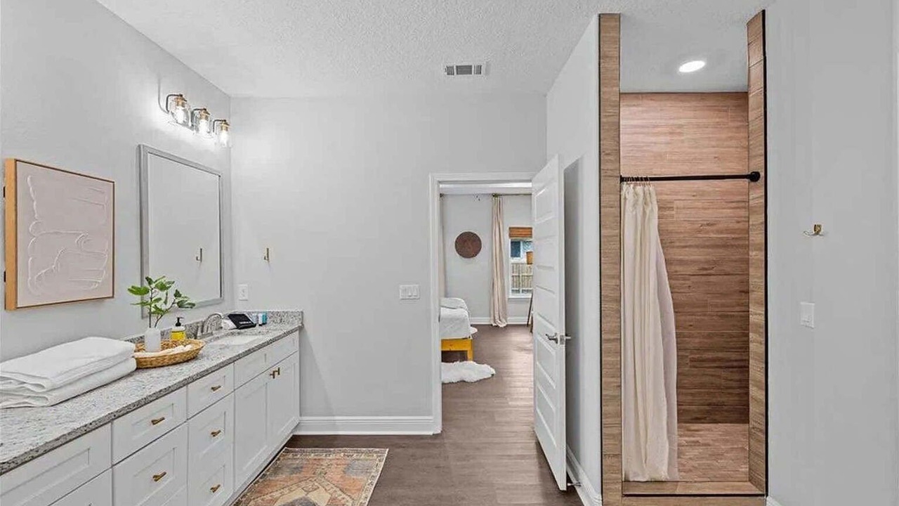 Photo of Bathroom in Gulf Breeze