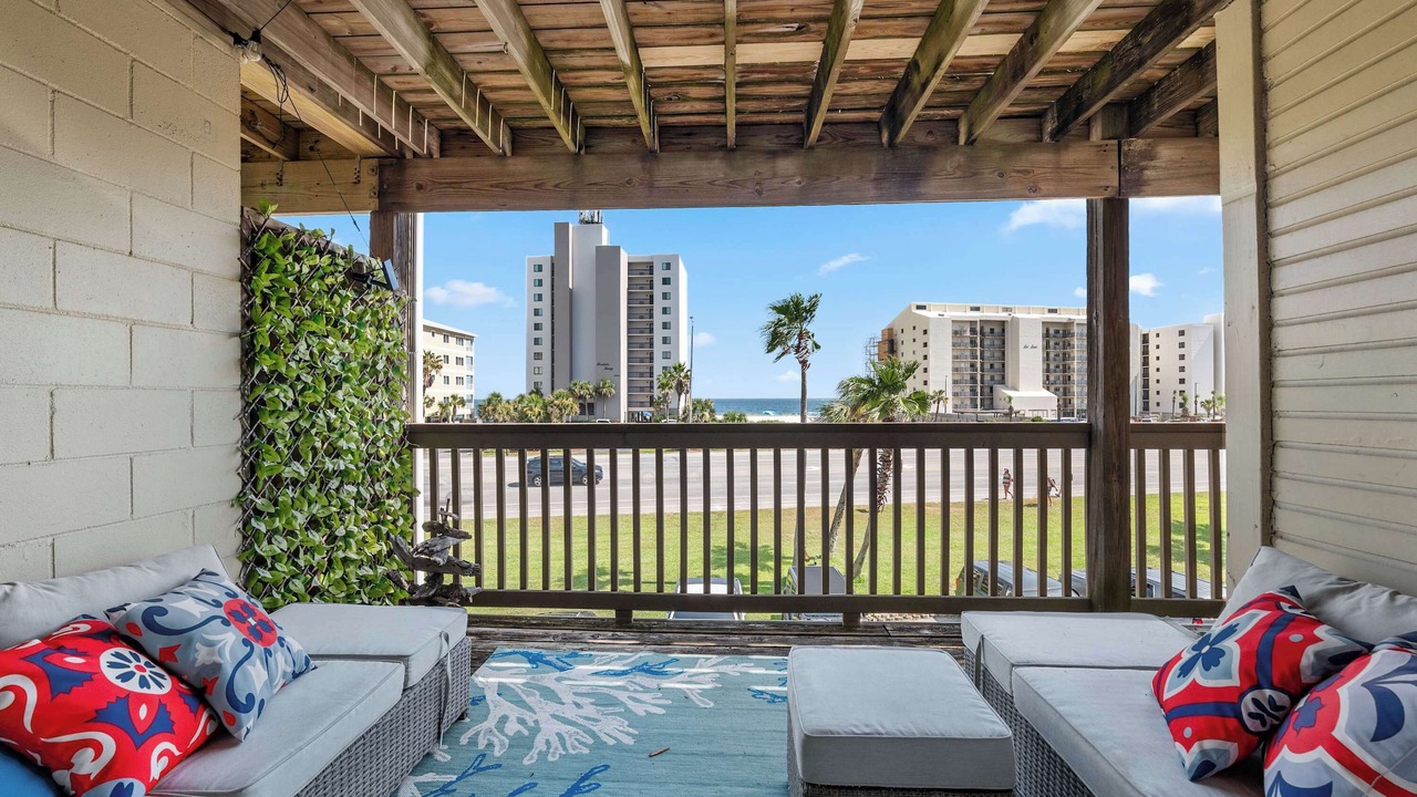Photo of Patio Balcony in Orange Beach East