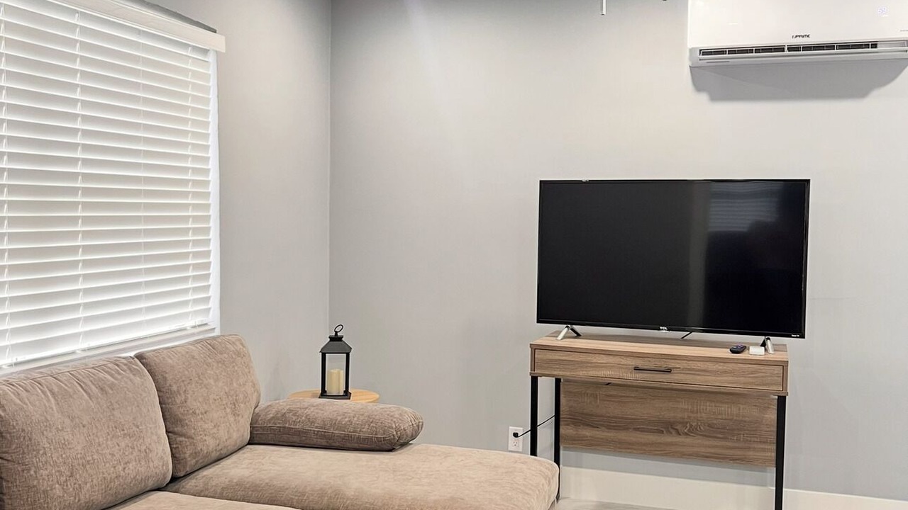 Photo of Livingroom in Edgewood