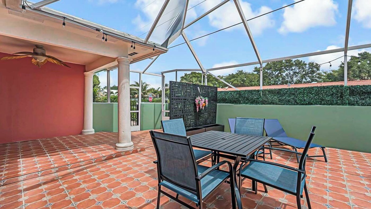 Photo of Outdoor in Parrot Cove