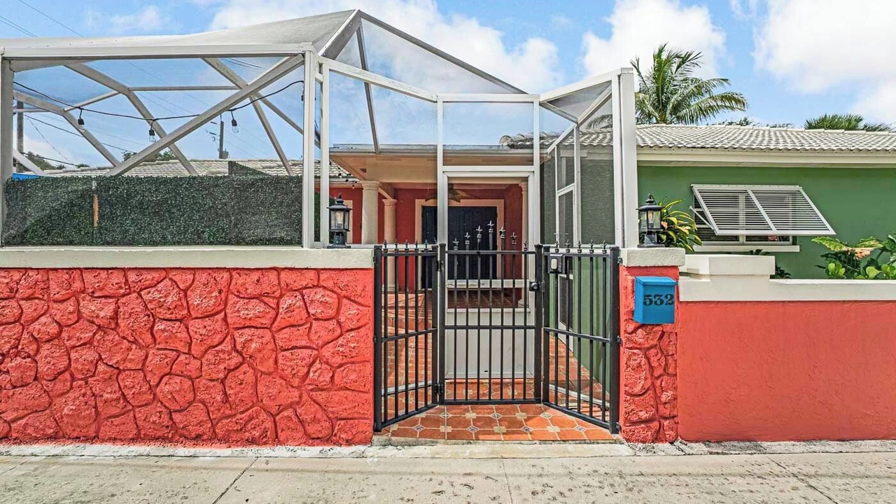 Photo of Outdoor in Parrot Cove