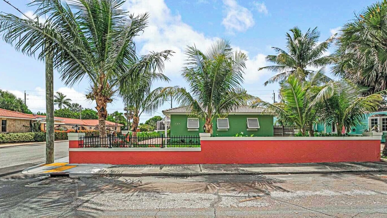 Photo of Outdoor in Parrot Cove