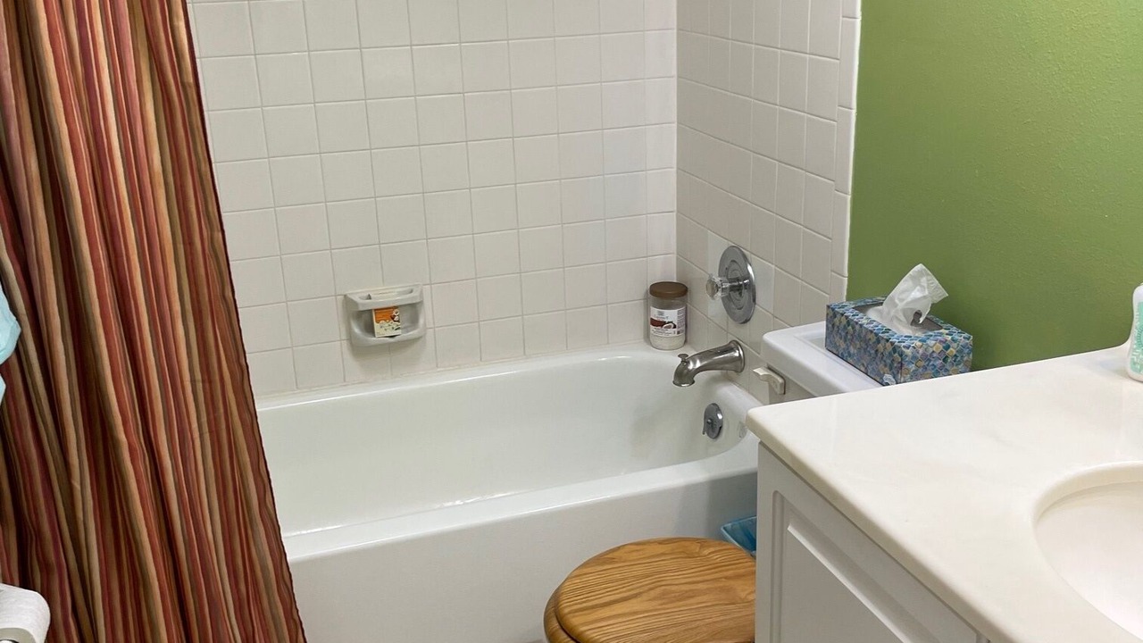 Photo of Bathroom in Pelican