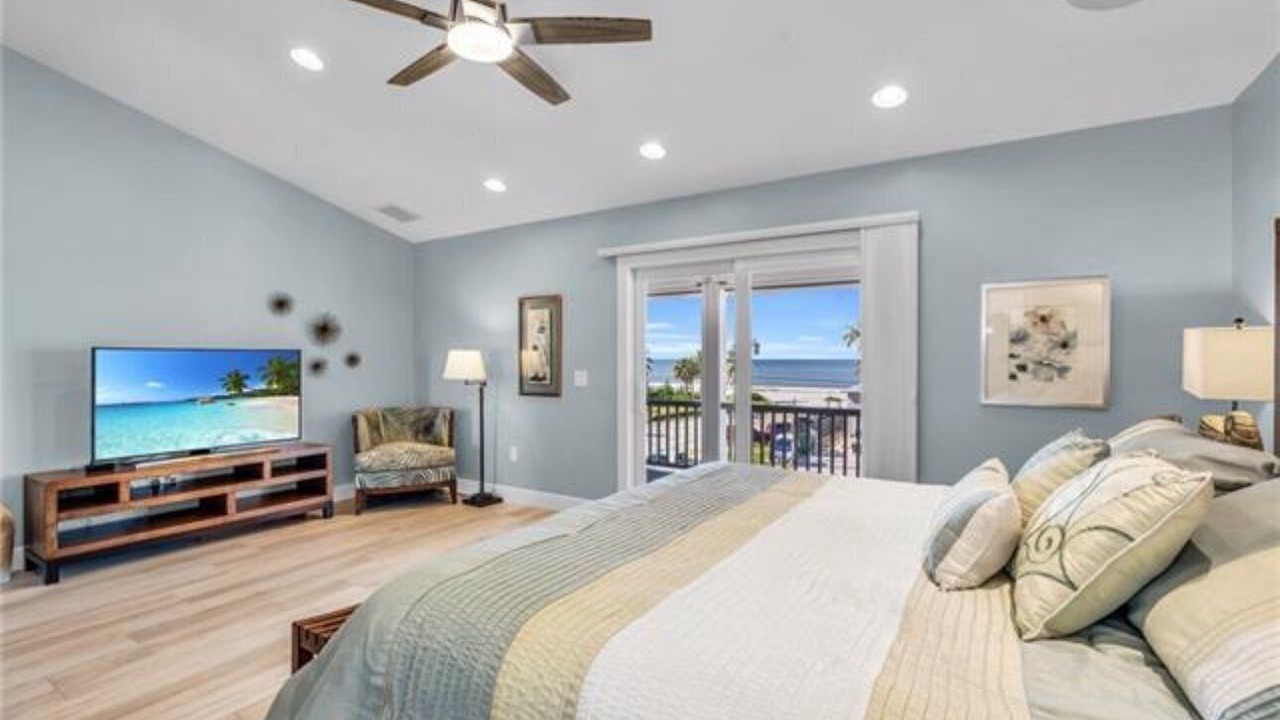 Photo of Bedroom in Mid Island