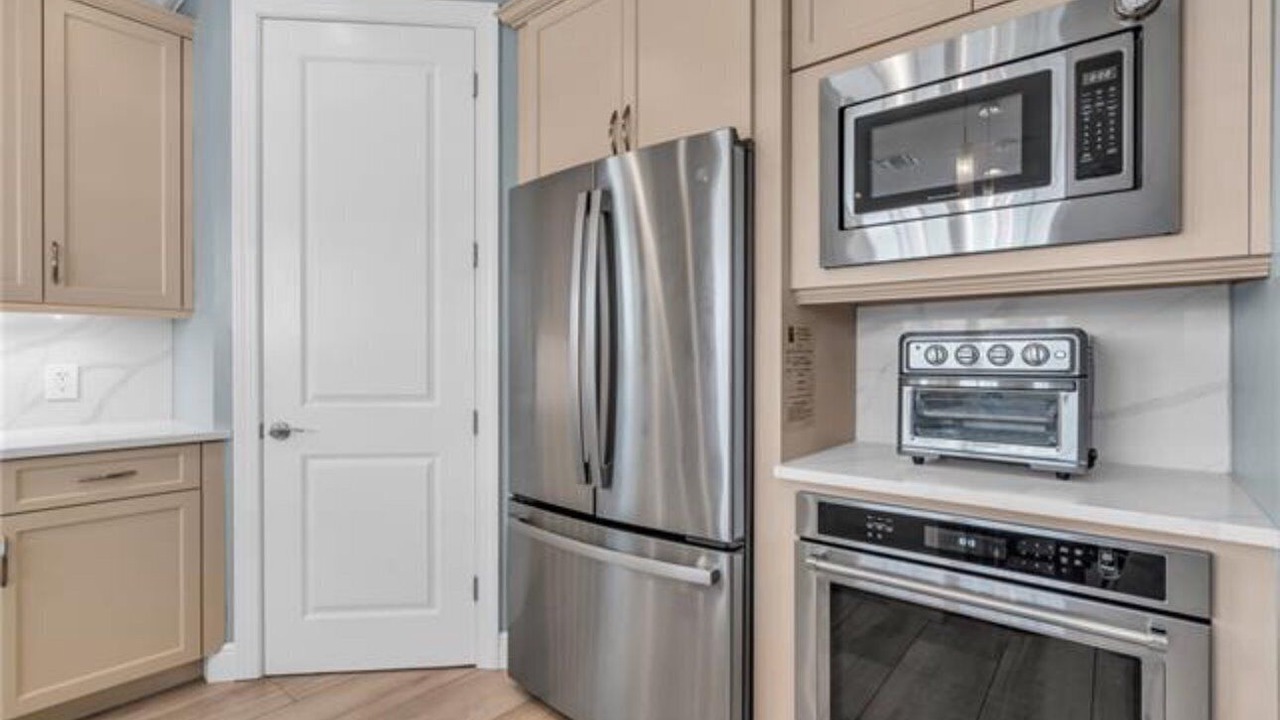 Photo of Kitchen in Mid Island